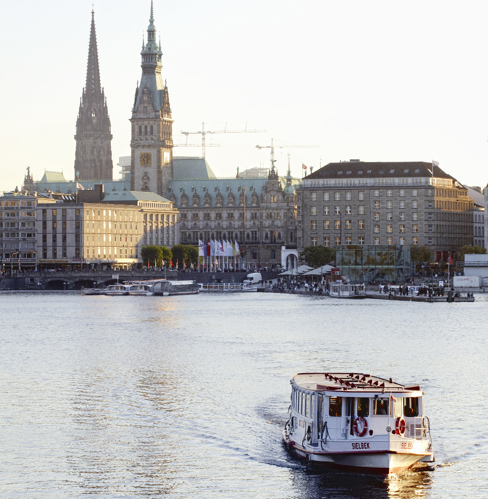 hamburg_hackfest_2018_binnenalster.jpg